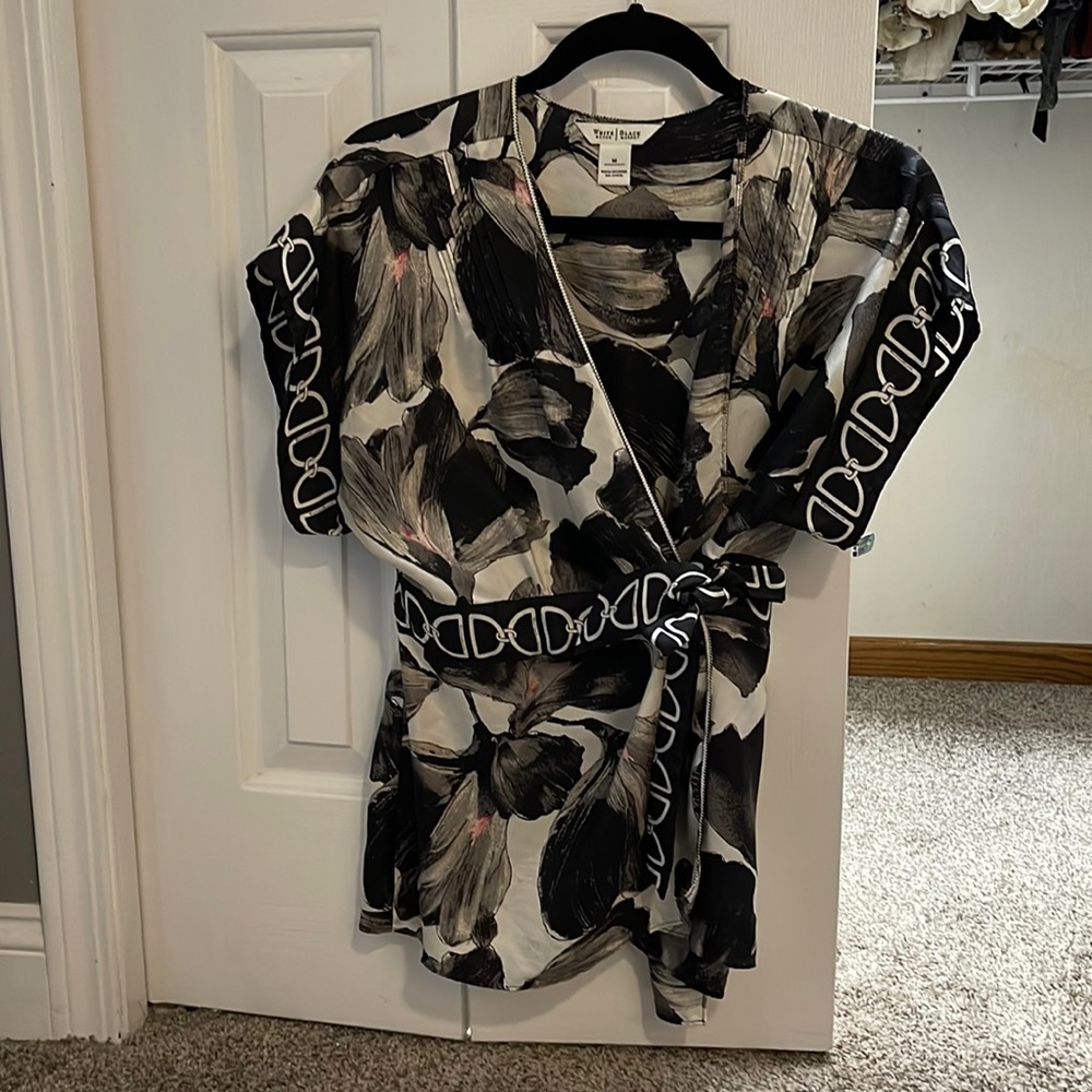 Kimono White House black market